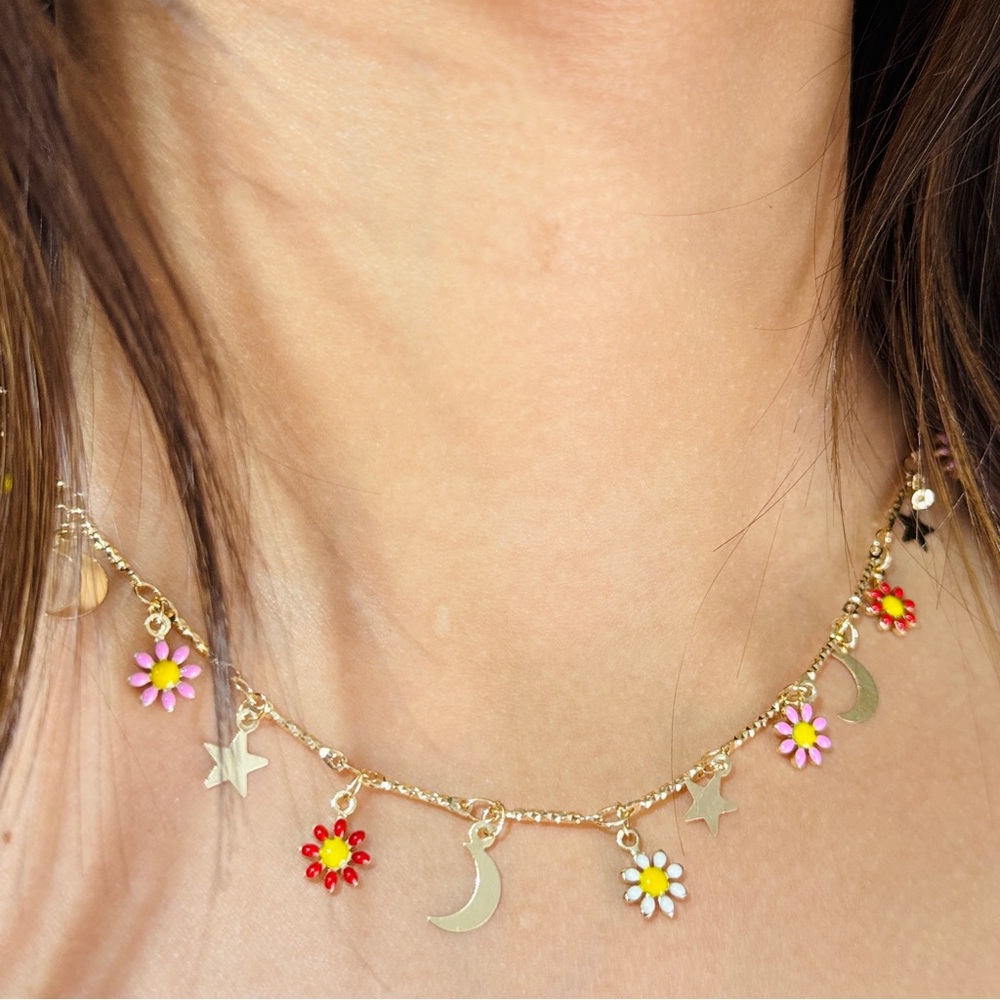 Charm necklace daisy flower necklace
